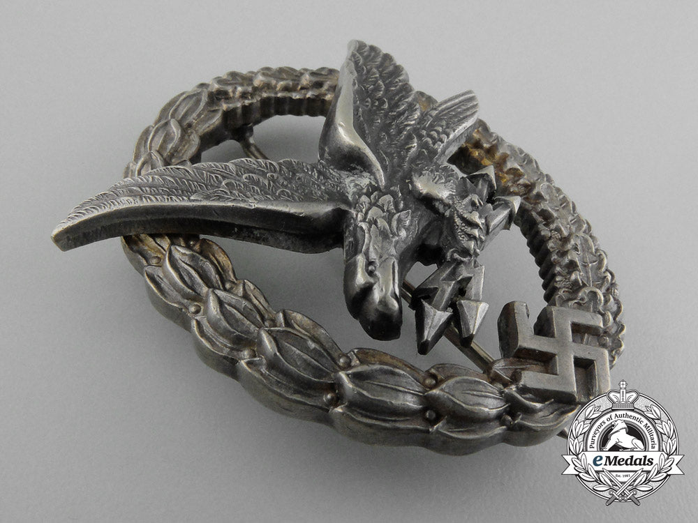 a_cased_radio_operator&_air_gunner_badge_by_berg&_nolte,_lüdenscheid_d_6494