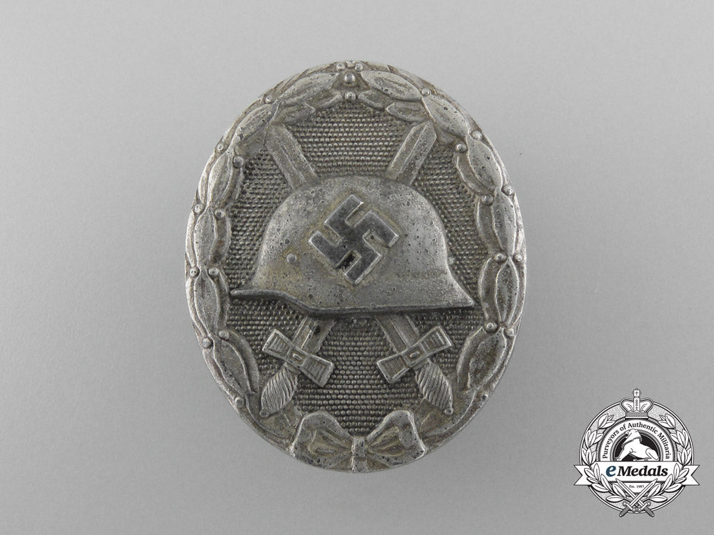 a_silver_grade_wound_badge_by_carl_wild_d_6612_2