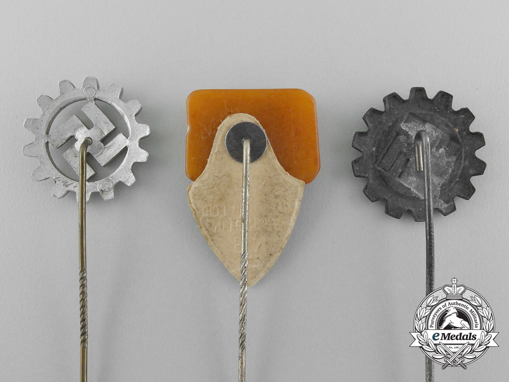 a_lot_of_three_daf_german_labour_front_stick_pins_d_6625_1