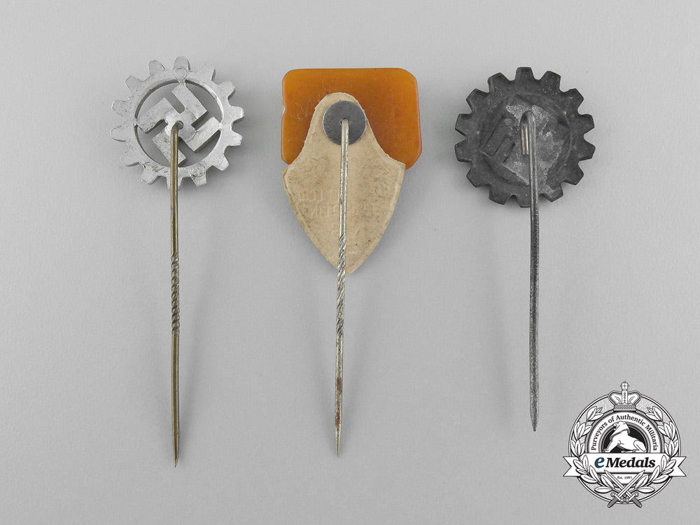 a_lot_of_three_daf_german_labour_front_stick_pins_d_6626_1