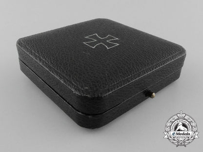 an_iron_cross_first_class1939_by_meybauer_with_case_d_6690