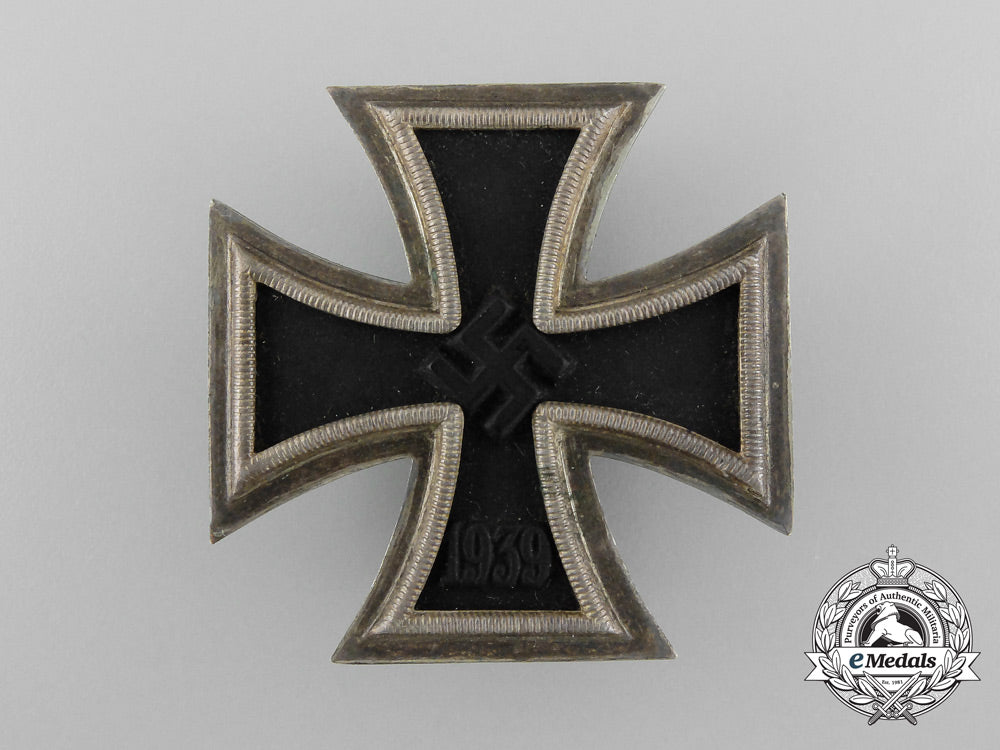 an_iron_cross_first_class1939_by_meybauer_with_case_d_6692
