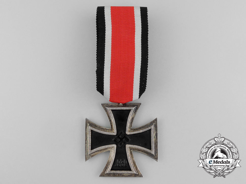 an_oversized_iron_cross1939_second_class_d_6983_1