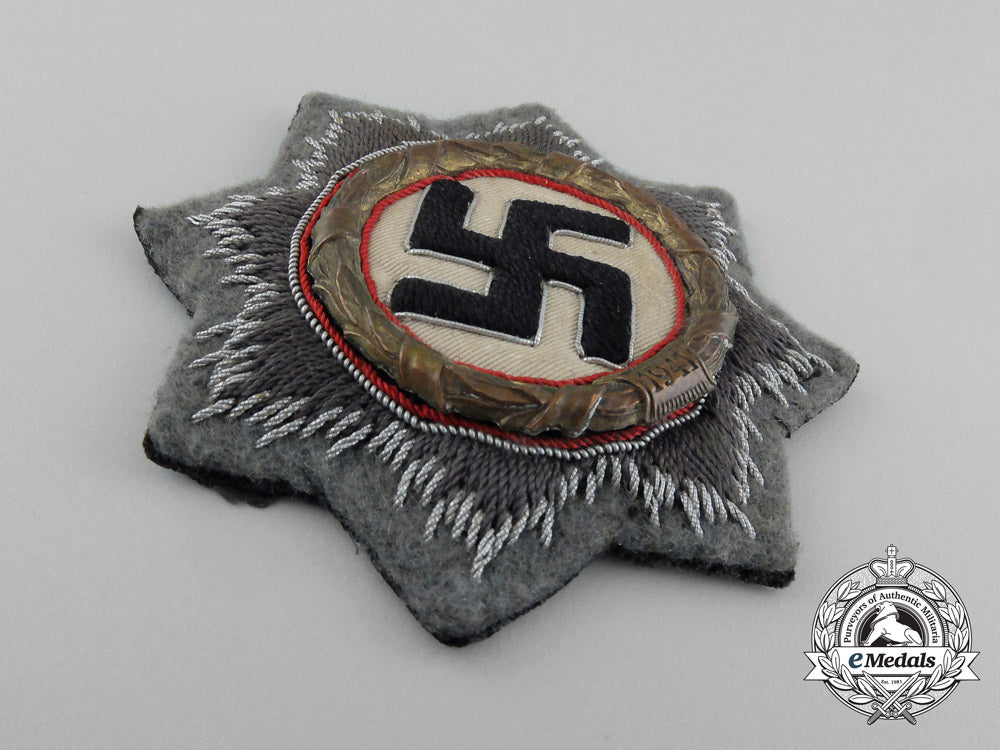 a_wehrmacht_heer(_army)_issue_german_cross_in_gold;_cloth_version_by_hermann_schmuck&_cie_d_6997_1