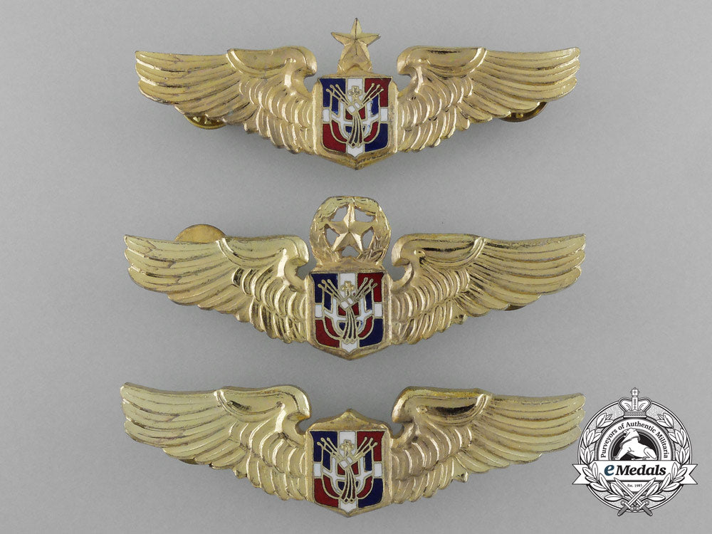 a_lot_of_three_air_force_of_the_dominican_republic_pilot_badges_d_7035