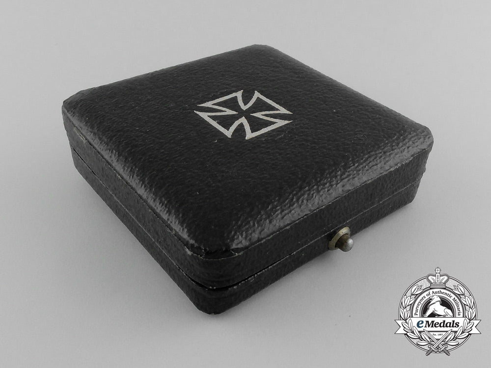 an_iron_cross_first_class1914_with_case_d_7120_1