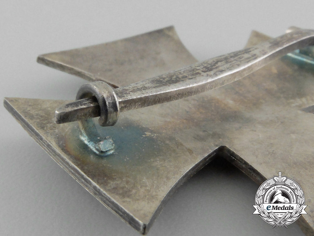 an_iron_cross_first_class1914_with_case_d_7126_1