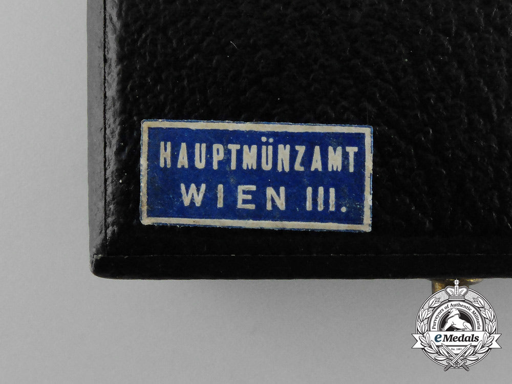 a_gold_grade_wound_badge_by"_hauptmnzamt_wien";_in_case_of_issue_d_7177