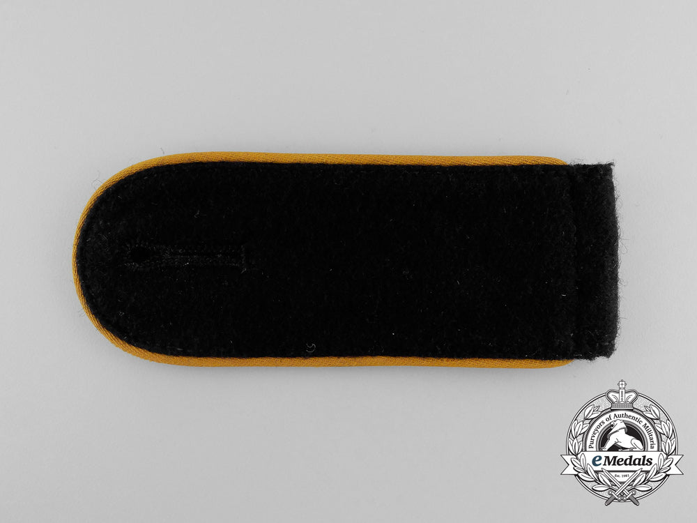 a_single_mint_waffen-_ss_reconnaissance_enlisted_man’s_shoulder_board_d_7191_1