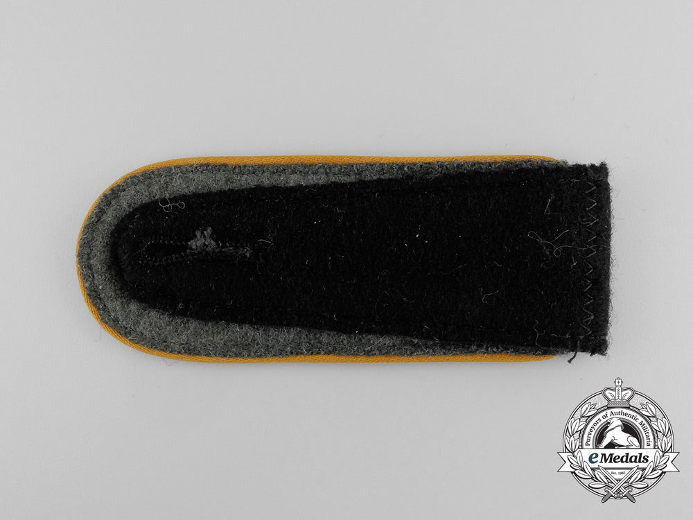 a_single_mint_waffen-_ss_reconnaissance_enlisted_man’s_shoulder_board_d_7192_1