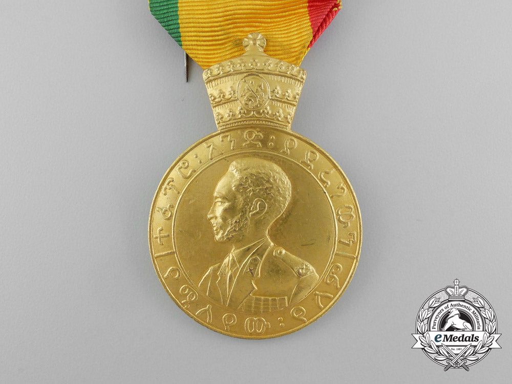 an_ethiopian_eritrean_medal_of_haile_selassie_i;_gold_grade_d_7376_1