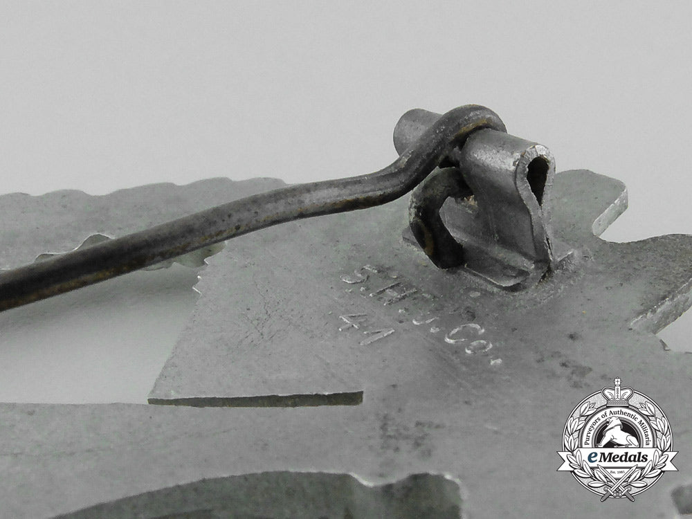 a_silver_grade_infantry_assault_badge_by_sohni_heubach&_co_d_7444