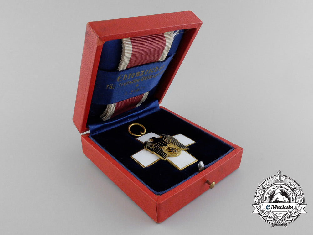 a_mint_social_welfare_decoration;3_rd_grade_in_its_original_case_of_issue_by_godet_d_7496_1