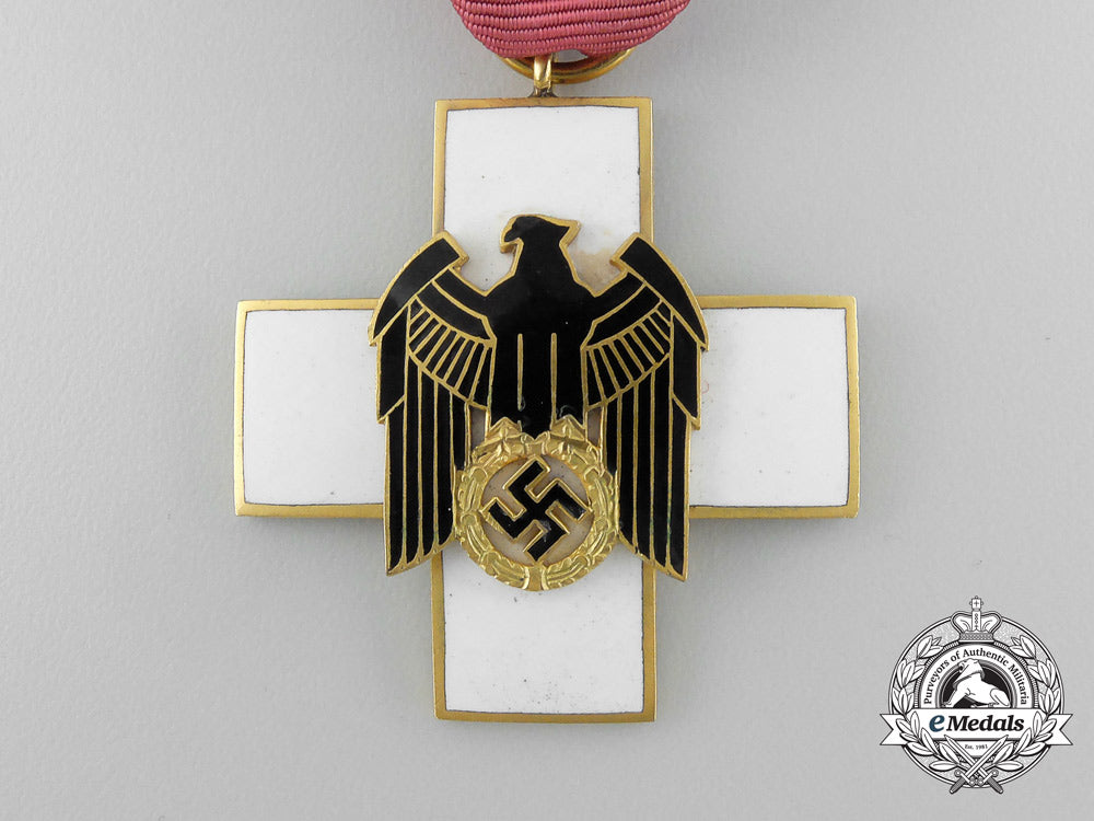a_mint_social_welfare_decoration;3_rd_grade_in_its_original_case_of_issue_by_godet_d_7498_1