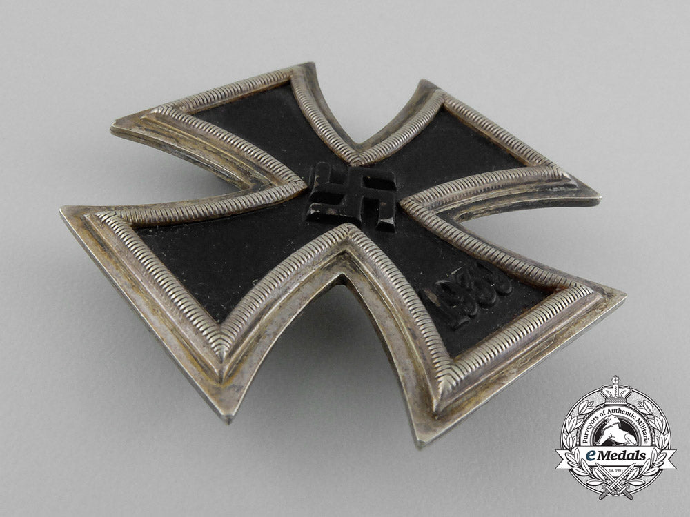 an_iron_cross1939_first_class_by_zimmermann_in_it’s_matching_ldo_case_by_zimmermann_of_stuttgart_d_7535_1