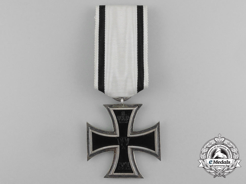 a_non-_combatant_iron_cross_second_class1914_with_case_d_7584_1