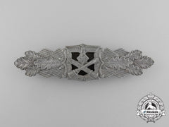 A Silver Grade Close Combat Clasp