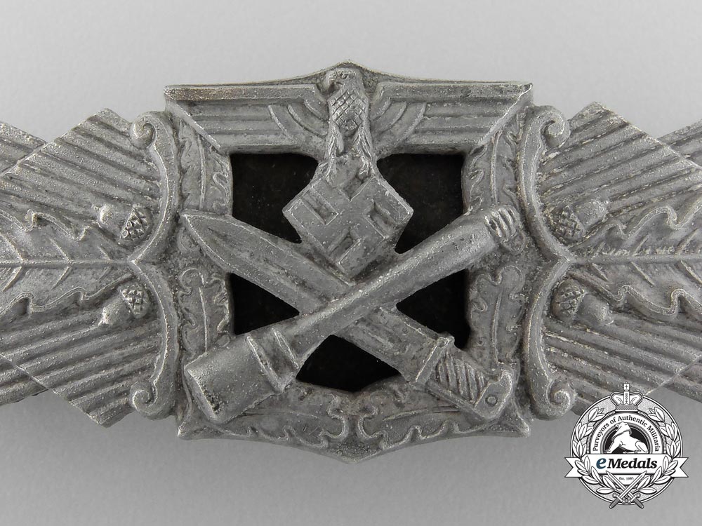 a_silver_grade_close_combat_clasp_d_7629