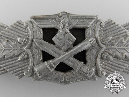 a_silver_grade_close_combat_clasp_d_7629