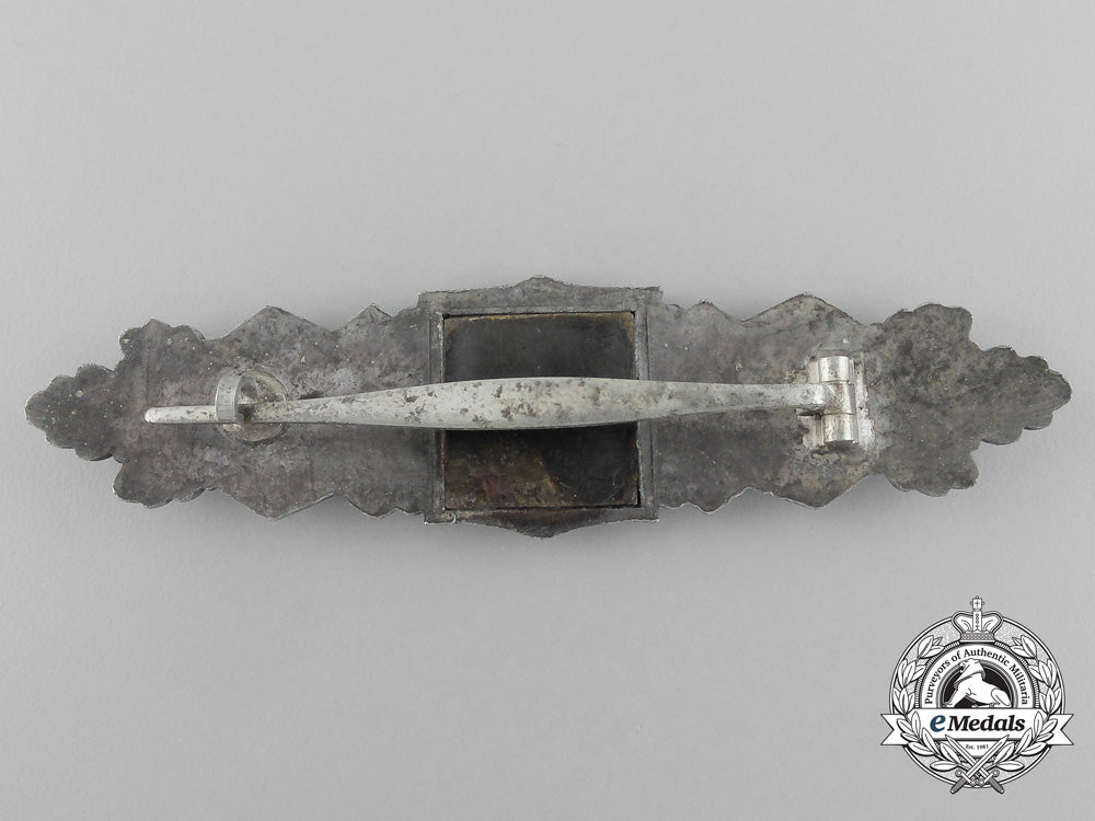 a_silver_grade_close_combat_clasp_d_7630