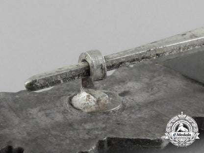 a_silver_grade_close_combat_clasp_d_7633