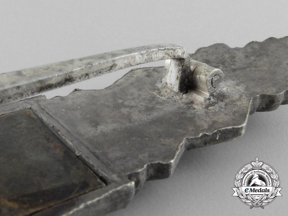 a_silver_grade_close_combat_clasp_d_7634
