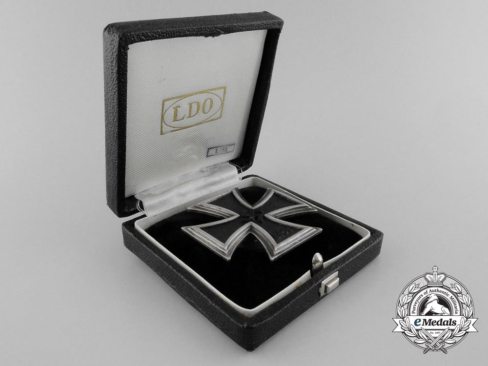 an_iron_cross_first_class1939_with_ldo_case_by_c.f._zimmermann_d_7764
