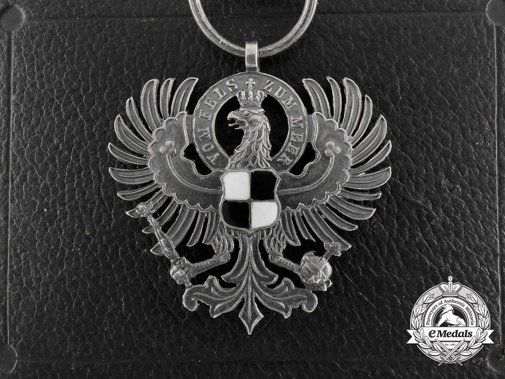 a_prussian_house_order_of_hohenzollern;_eagle_of_inhaber_with_case_by_sy&_wagner_d_7771