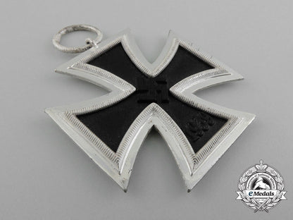 an_iron_cross2_nd_class1939_by_gustav_brehmer,_markneukirchen_d_8073