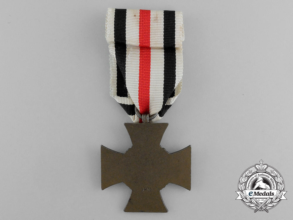 a_first_war_german_hindenburg_cross_for_non-_combatants,_cased_d_8454_1