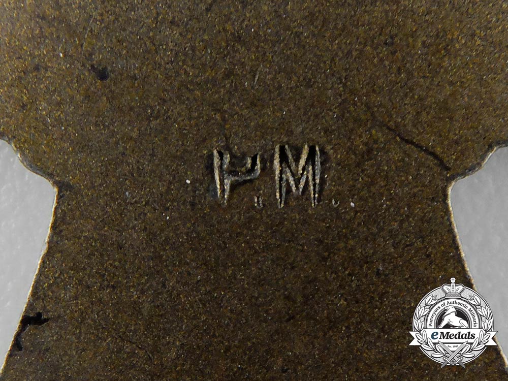 a_first_war_german_hindenburg_cross_for_non-_combatants,_cased_d_8455_1