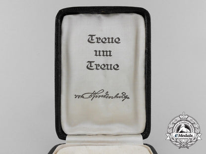 a_first_war_german_hindenburg_cross_for_non-_combatants,_cased_d_8457_1