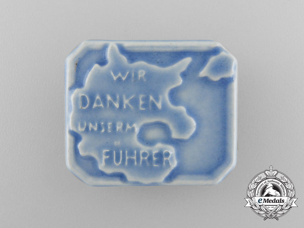 germany,_nsdap._a“_we_are_thanking_our_führer”_supporter’s_badge_d_8521_1