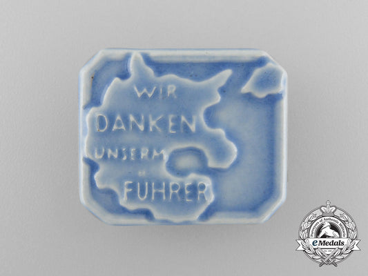 germany,_nsdap._a“_we_are_thanking_our_führer”_supporter’s_badge_d_8521_1
