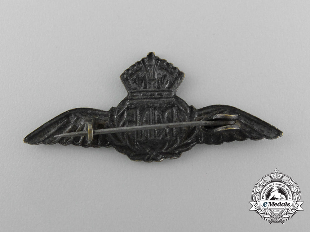 a_small_royal_australian_air_force(_raaf)_badge_d_8535_1