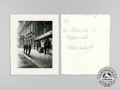 germany,_ss._three_photographs;_ss_member&_ss_guards_at_the_feldherrnhalle_d_8551