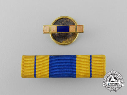 united_states._a_selective_service_system_service_medal_with_case_d_8631_1