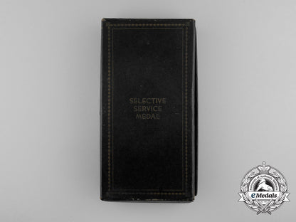 united_states._a_selective_service_system_service_medal_with_case_d_8633_1