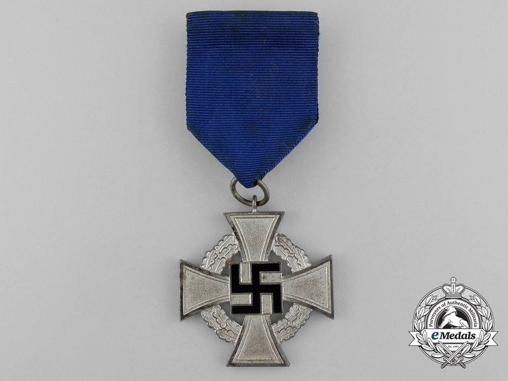 a_german25-_year_faithful_service_cross;2_nd_class;_in_its_original_case_of_issue_by_paul_meybauer_d_8803_1