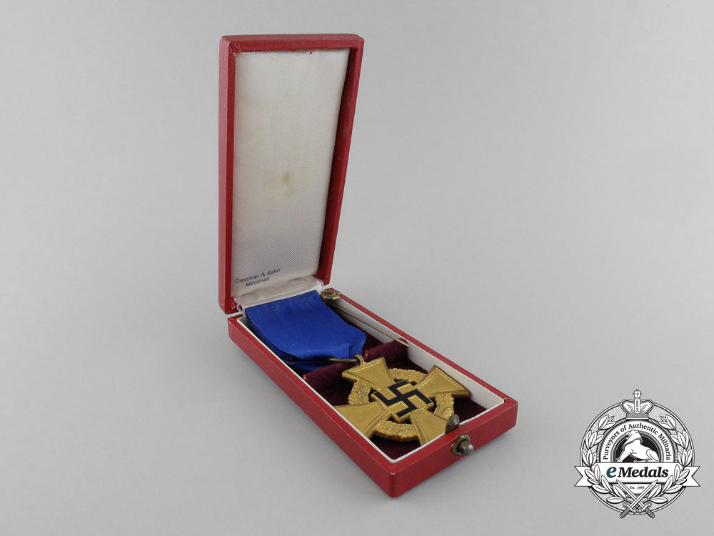 a_cased_german40-_year_faithful_service_cross;_first_class_by_deschler&_sohn;_with_miniature_stick_pin_d_8835_1