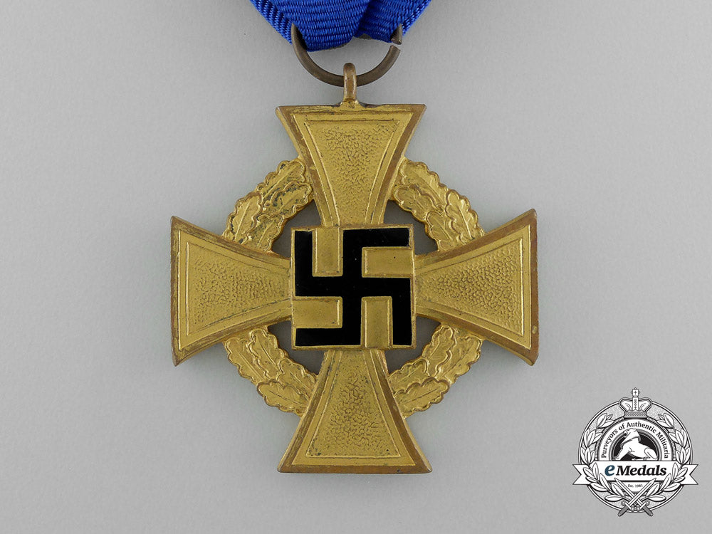 a_cased_german40-_year_faithful_service_cross;_first_class_by_deschler&_sohn;_with_miniature_stick_pin_d_8837_1