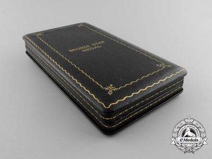 an_american_bronze_star_with_case_d_9005_1