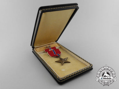 an_american_bronze_star_with_case_d_9006_1
