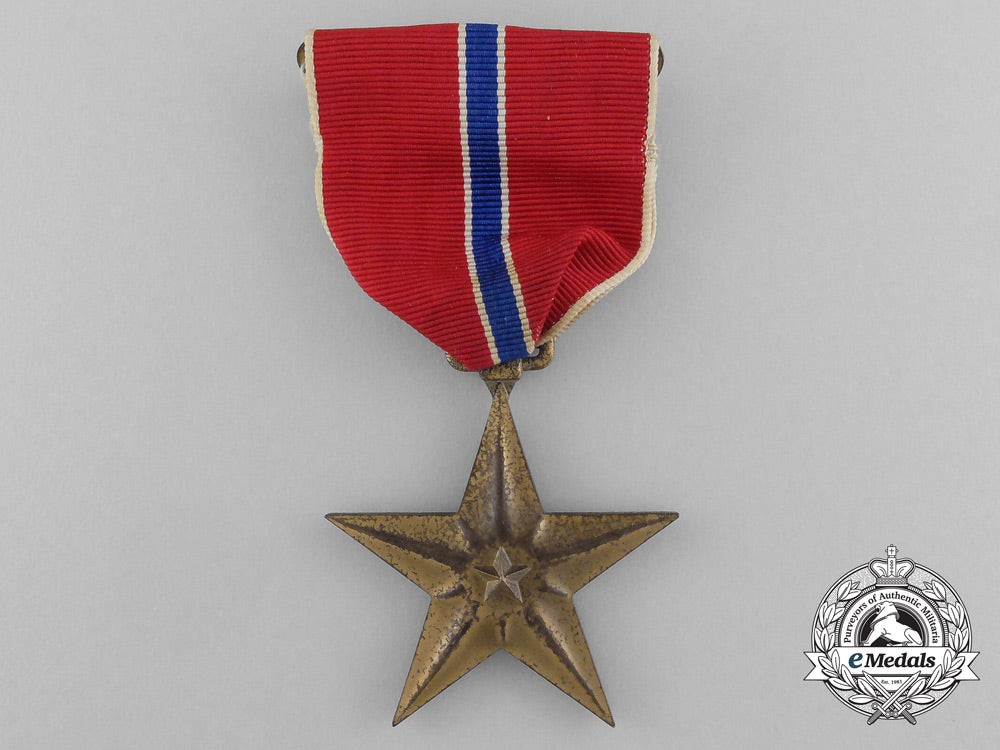 an_american_bronze_star_with_case_d_9007_1