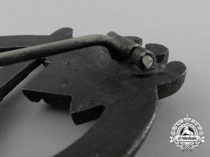 a_fine_wehrmacht_army(_heer)_flak_artillery_badge_by_c._e_juncker_d_9017