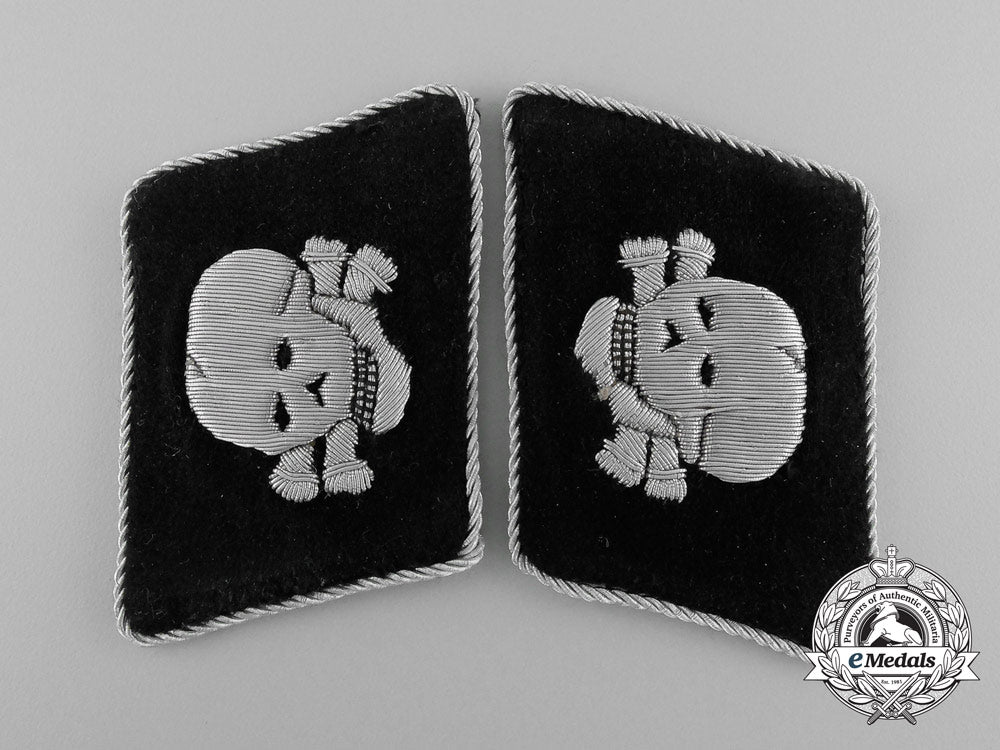 germany._an_extremely_scarce_mint&_unissued_pair_of“_ss-_death’s_head_unit”_officer’s_collar_tabs_d_9047_1