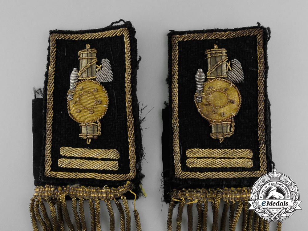 italy,_fascist_state._a_set_of_voluntary_militia_for_national_security"_blackshirts"(_mvsn)_shoulder_boards_d_9250