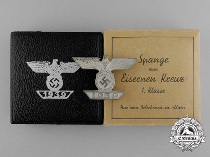 a_mint_cased_clasp_to_the_iron_cross1939_first_class;_type_ii_by_b._h_mayer_d_9466_1