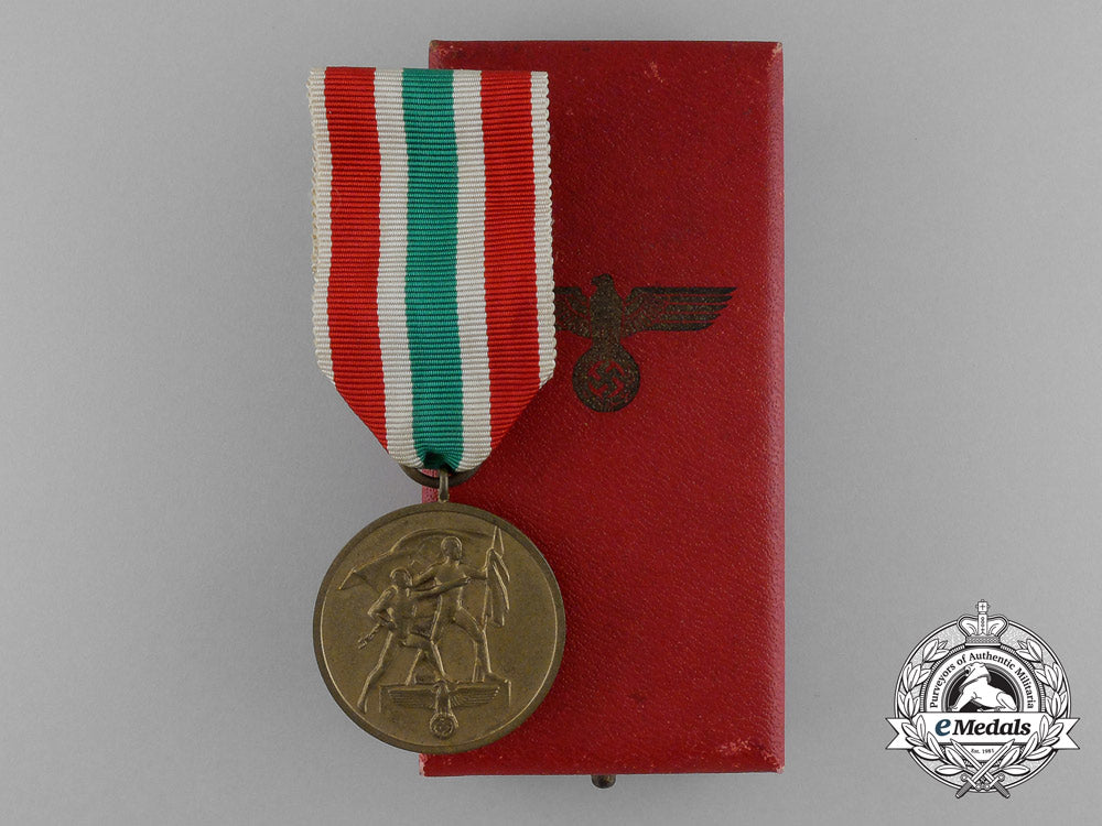 a_commemorative_return_of_memel_medal_in_its_original_case_of_issue_d_9501_1