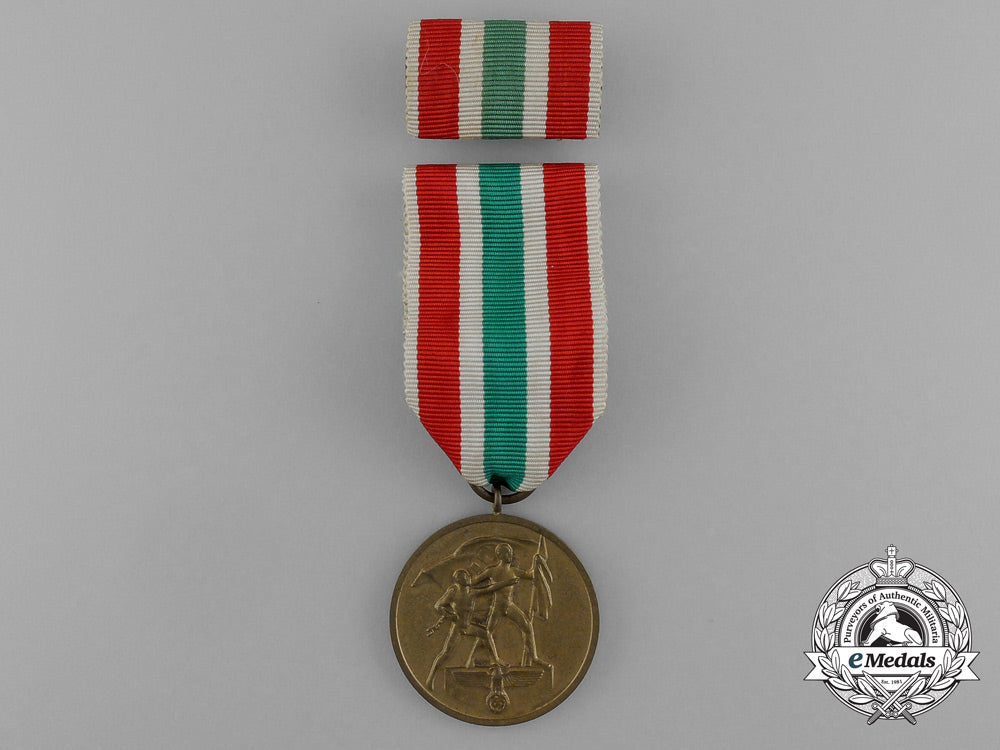 a_commemorative_return_of_memel_medal_in_its_original_case_of_issue_d_9504_1
